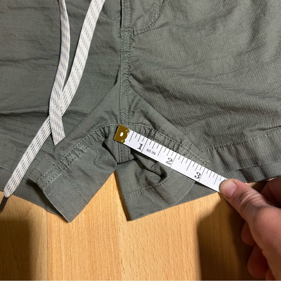 Vuori Olive Green Ripstop Cargo Utility Shorts Relaxed Fit Drawstring Athleisure - Picture 10 of 10